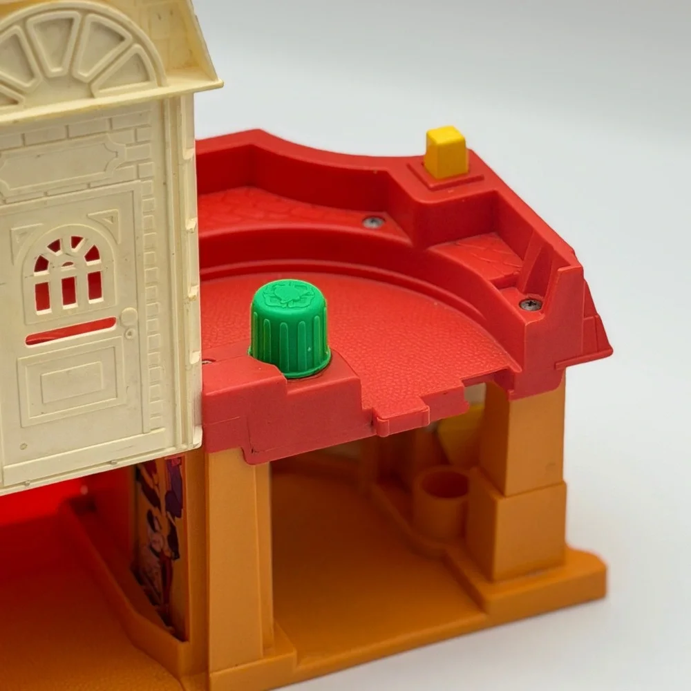 Vintage‎ 1986 Fisher-Price Main Street Playset 2500 Town Fire House Market Toy